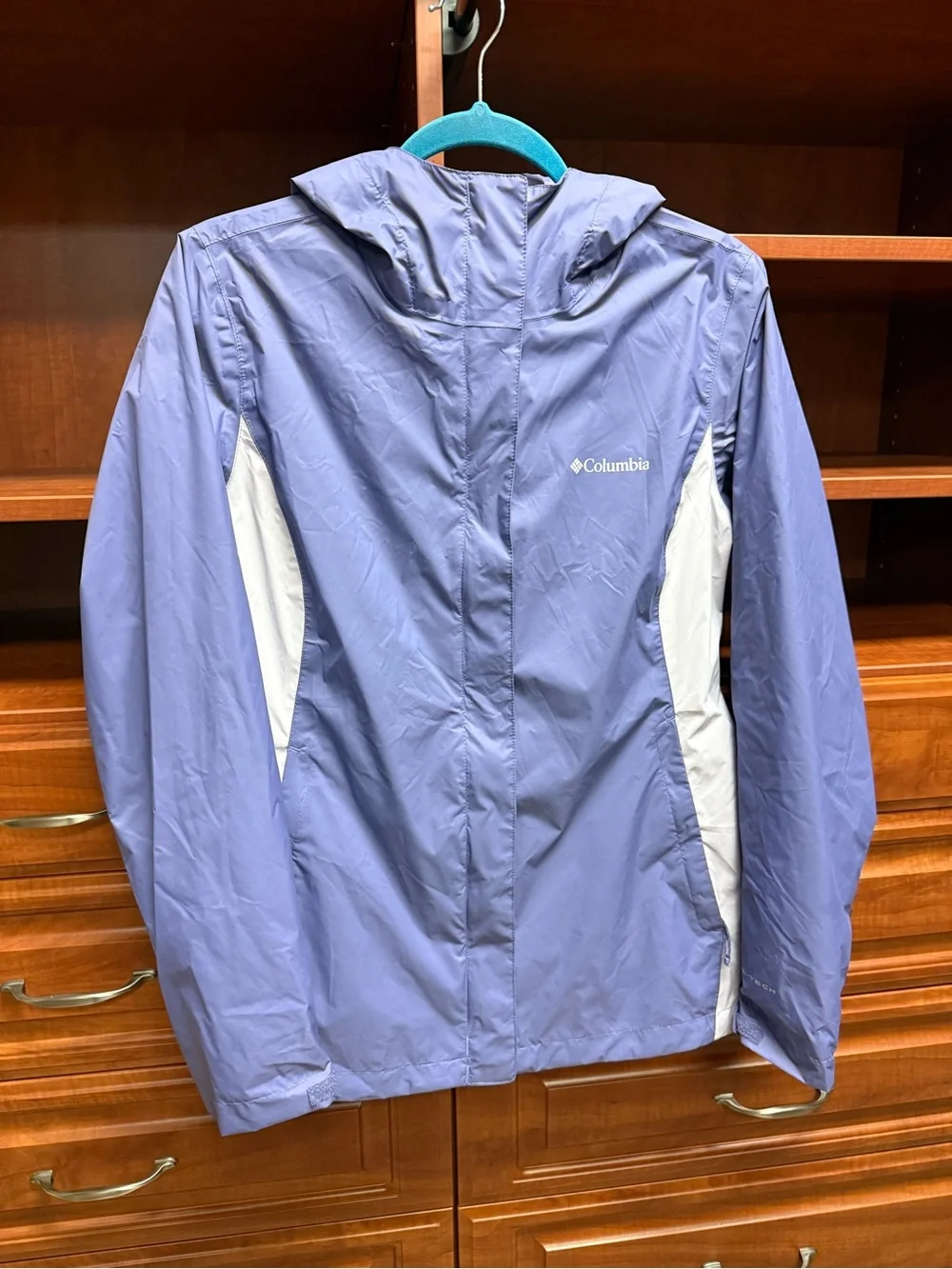 Like New Columbia Lavender Lightweight Hooded Rain Jacket